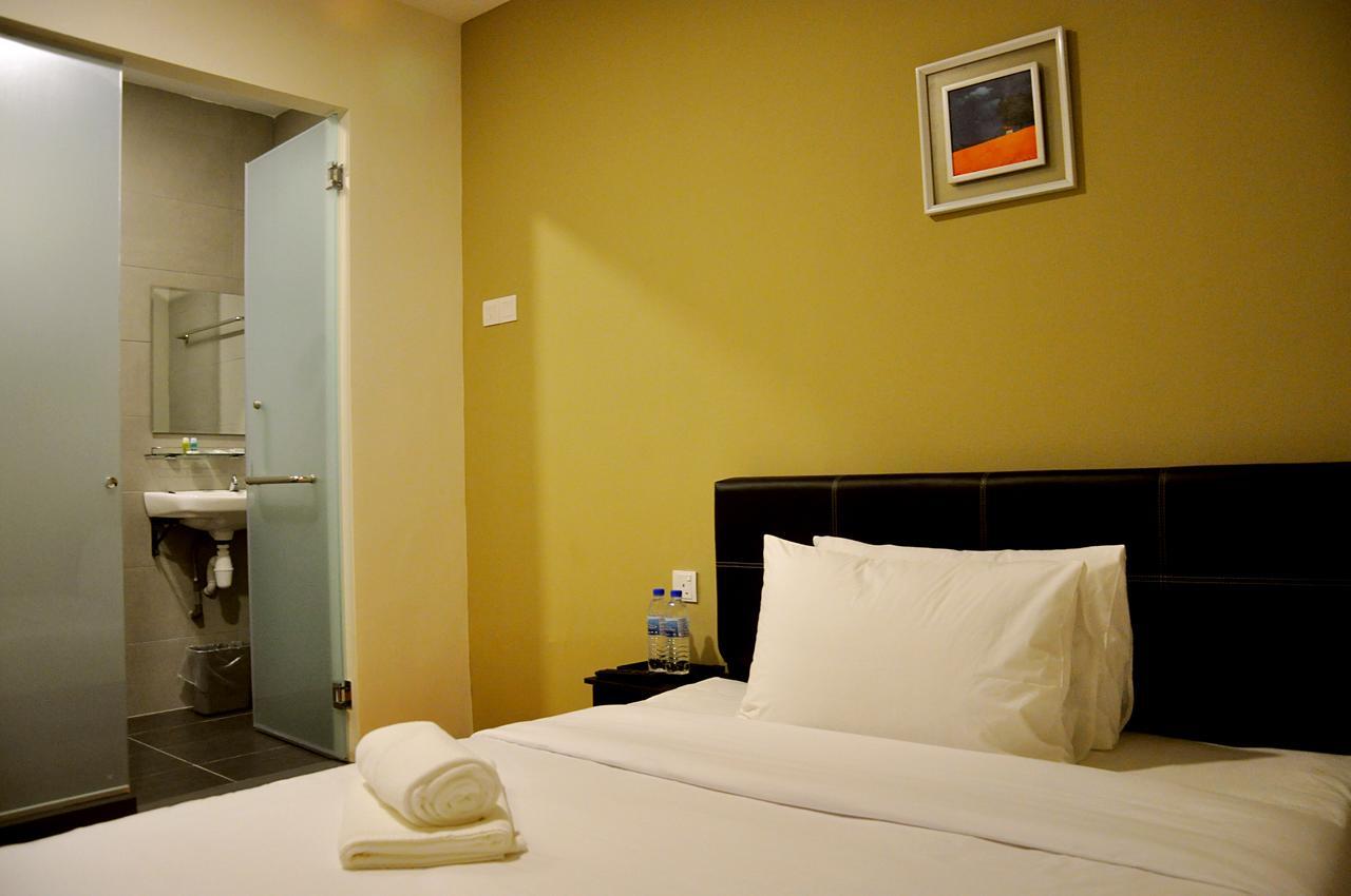 Gem Hotel Nusajaya  Exteriér fotografie
